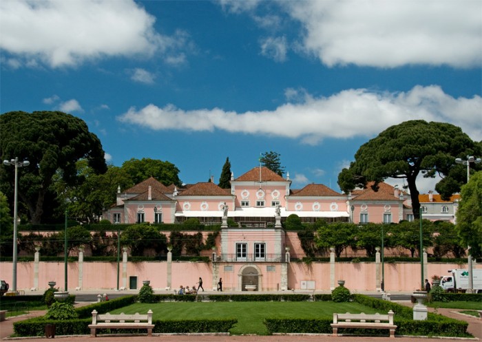 Palatul Belem. Sursa foto: http://www.trekearth.com/gallery/Europe/Portugal/South/Lisboa/Lisboa/photo1203554.htm