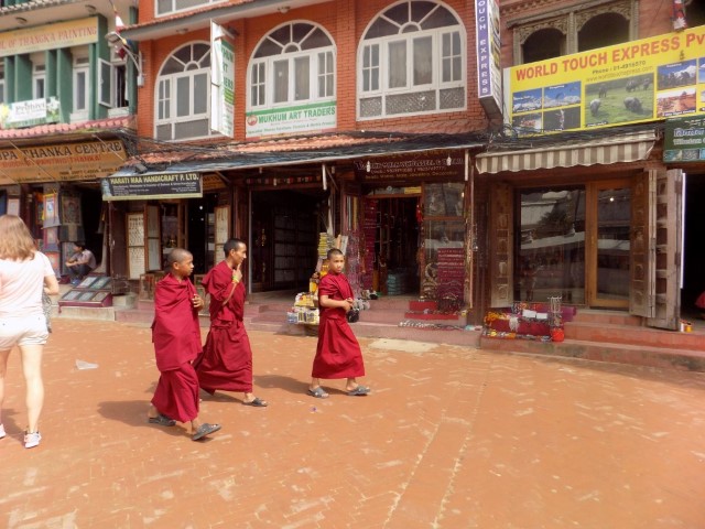 Copii de la o scoala budista