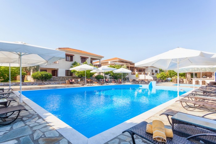 SkopelosHolidaysHotelSpaMainPool